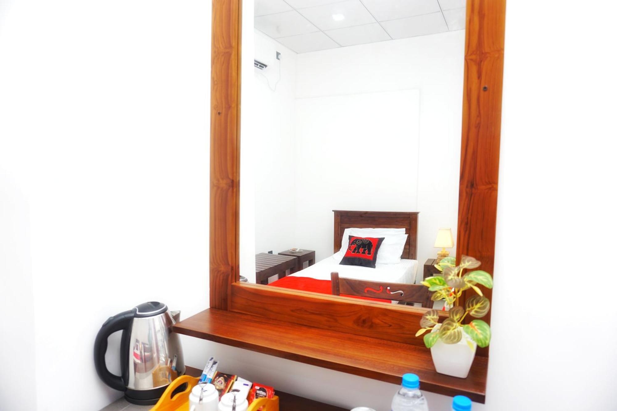 Sashini Homestay Сигирия Екстериор снимка