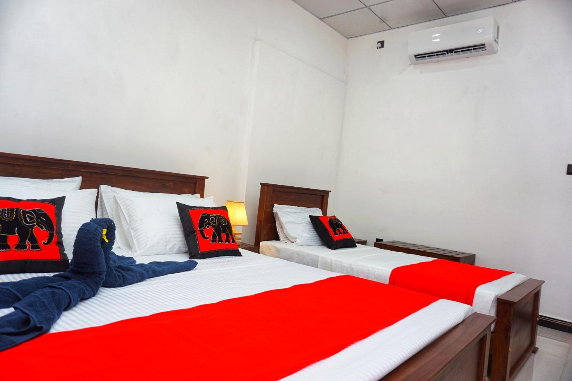 Sashini Homestay Сигирия Екстериор снимка